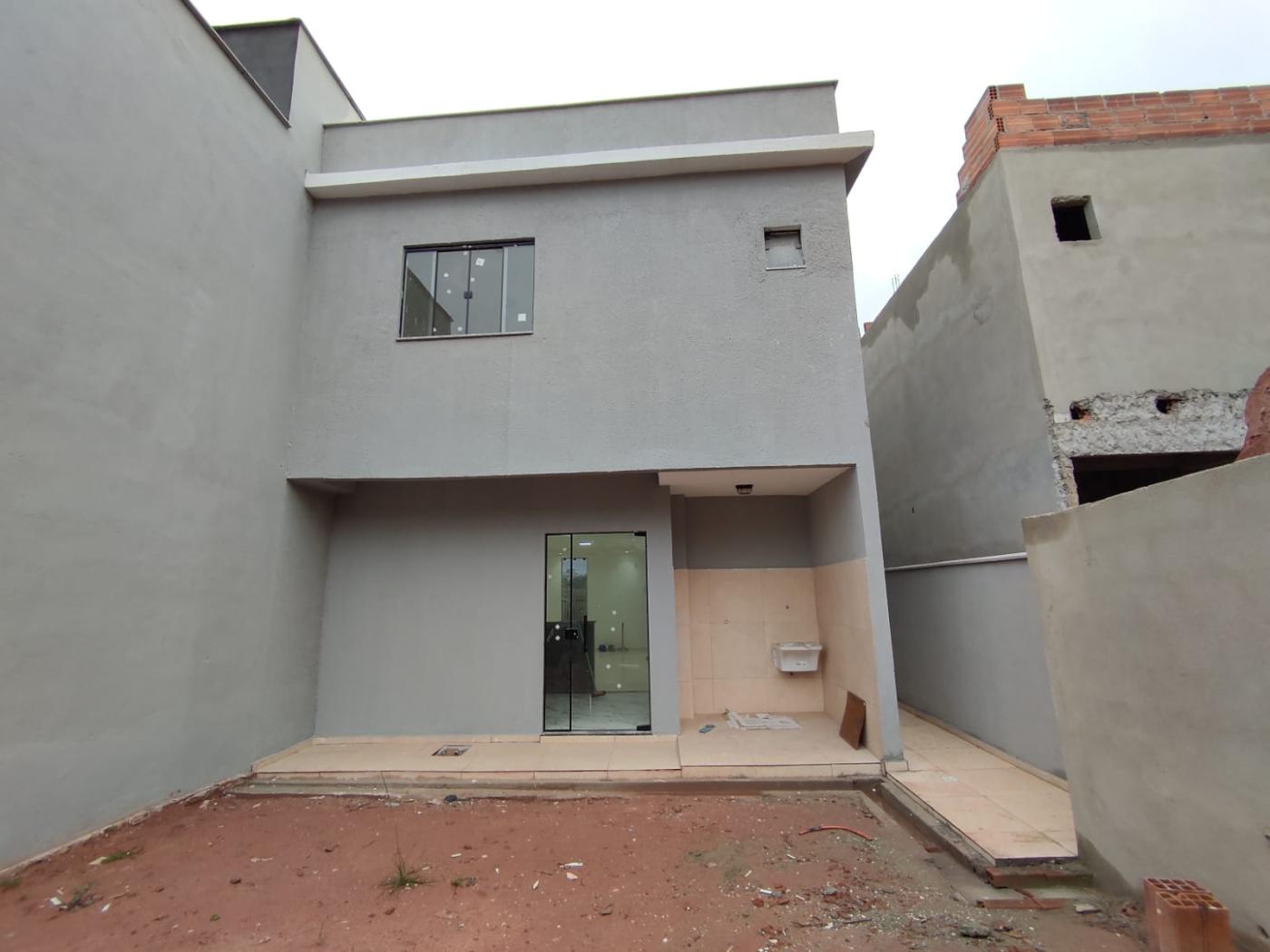 Casa à venda com 3 quartos, 243m² - Foto 3